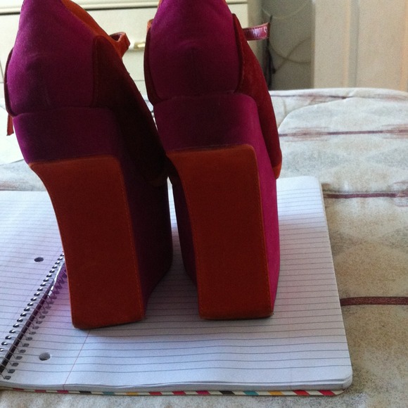 Hells sexy red,orange,gold in the inside and pink - Picture 2 of 4