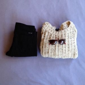 SOLD 🌿H&M Cream Sweater