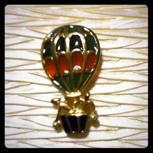 Hot air balloon brooch