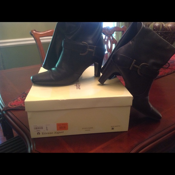 Brown leather boots from Etienne Aigner