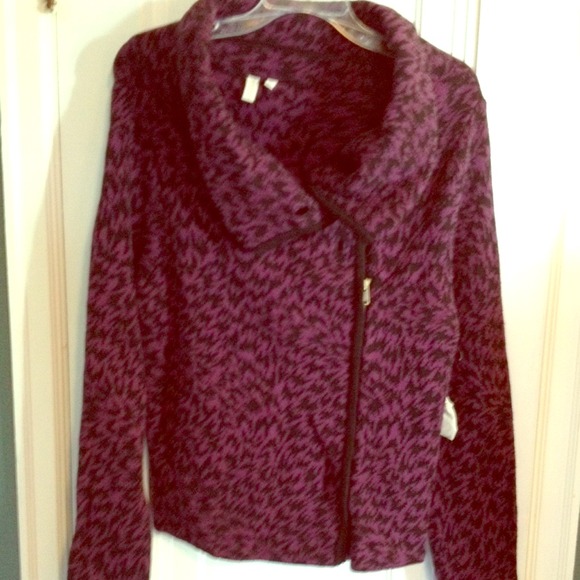 Asymmetric zip sweater