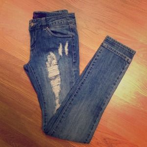 Destroyed Jeans