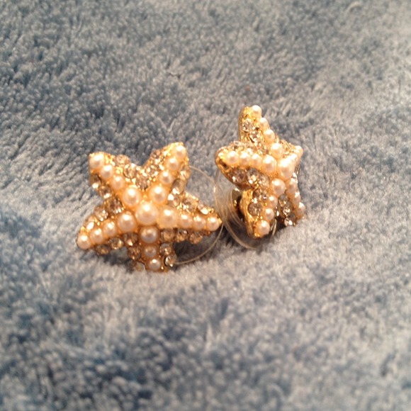 Starfish pearl gold earrings