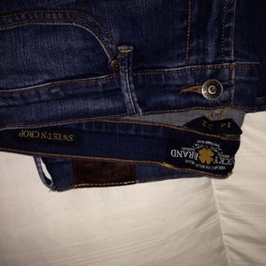 SOLD IN BUNDLE Lucky crop jeans