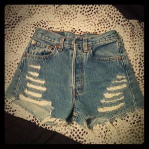 ✨HOST PICK✨ Super cute high waisted Levi's