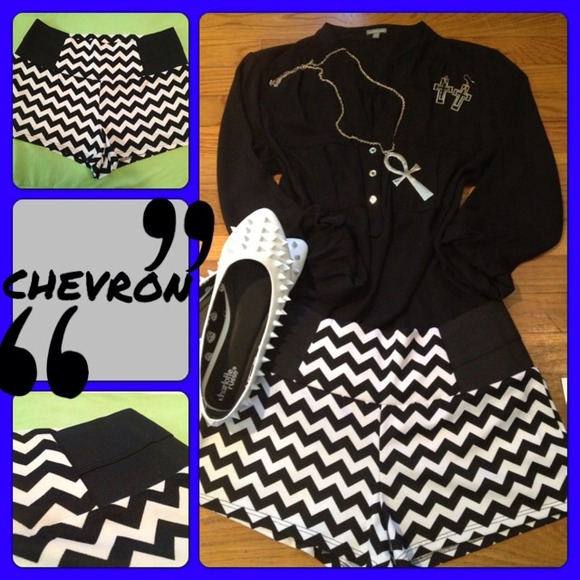 Pants - Black and White Chevron Shorts