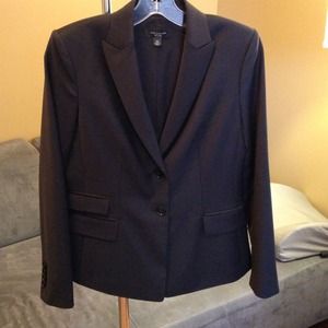Ann Taylor suit jacket in black.