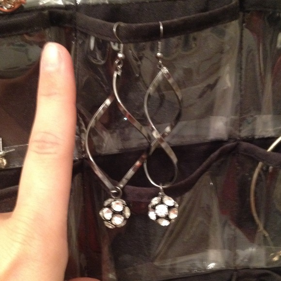 Dangle earrings - Picture 2 of 2