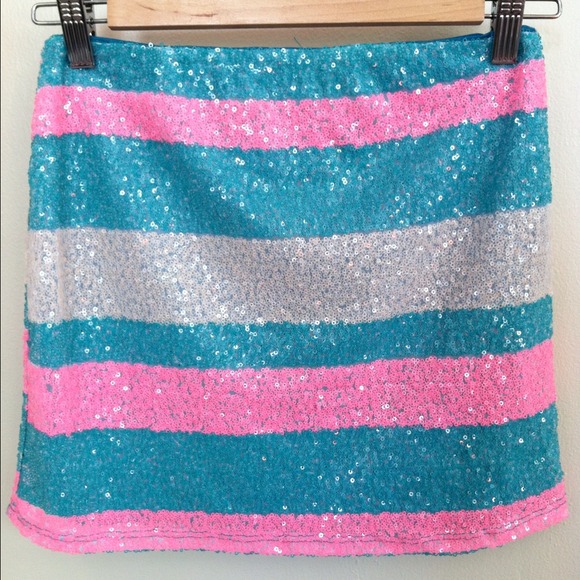 ☆💜HOST PICK💜☆ ♡ Ⓒⓐⓝⓓⓨ Stripe Sequin Skirt ♡ - Picture 4 of 4