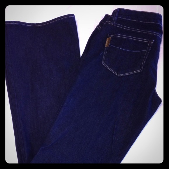 SALE!! New Paige Laurel Canyon jeans size 29