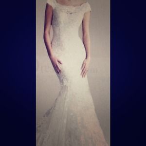 Ivory lace Wedding Gown
