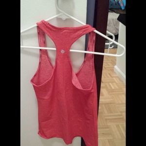 Lululemon size 6 salmon tank