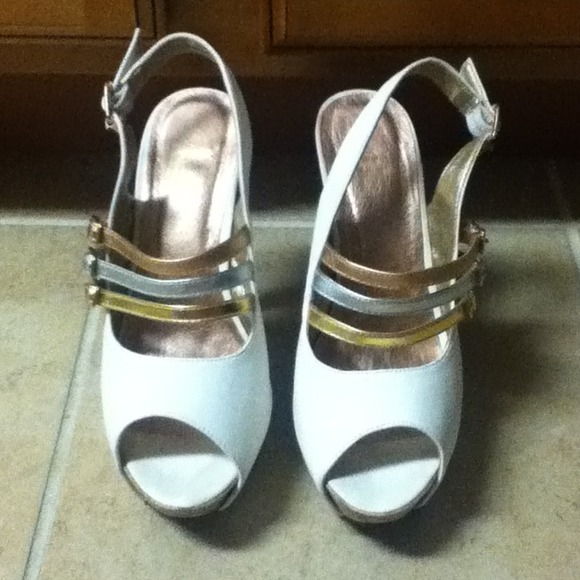 On Hold for: latinmischief -White peep toe heels