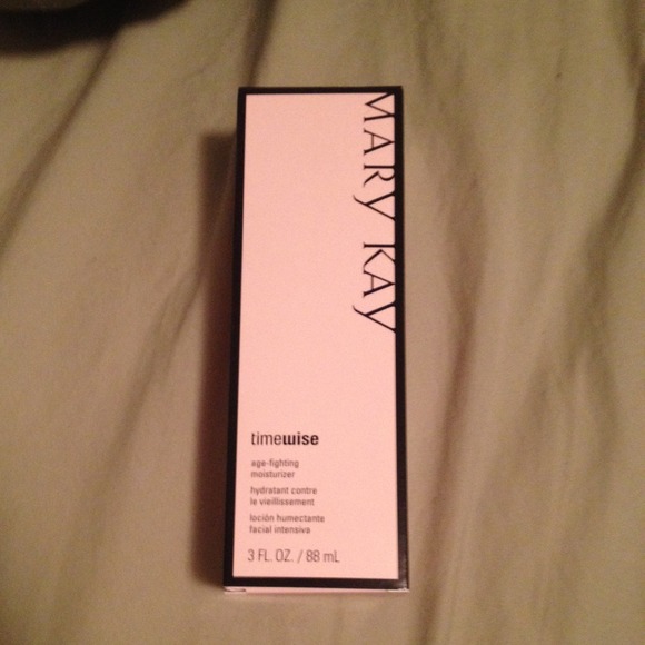 Time wise age fighting moisturizer for oily skin