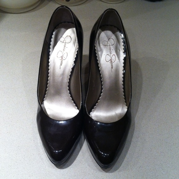 TRADED!Reduced!!Jessica simpson high heel