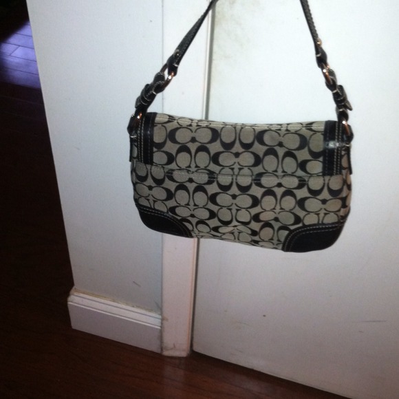 Coach shoulder Bag - Picture 2 of 3