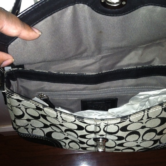 Coach shoulder Bag - Picture 3 of 3