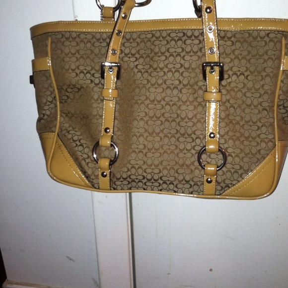 SOLD LOCALLY JESSICA M- Coach handbag - Picture 2 of 4