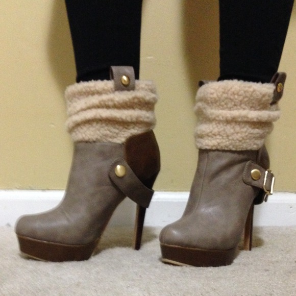❤️SOLD❤️ in a bundle!! New tan ankle boots - Picture 4 of 4