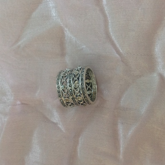 traded.....Banana Republic Silver Ring, 7