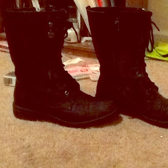 Combat boots