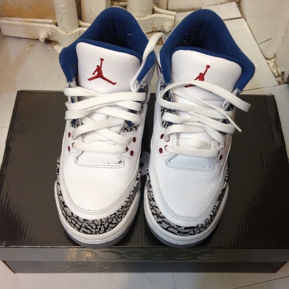 🚫SOLD🚫 Jordan "True Blue" 3s Size 5Y