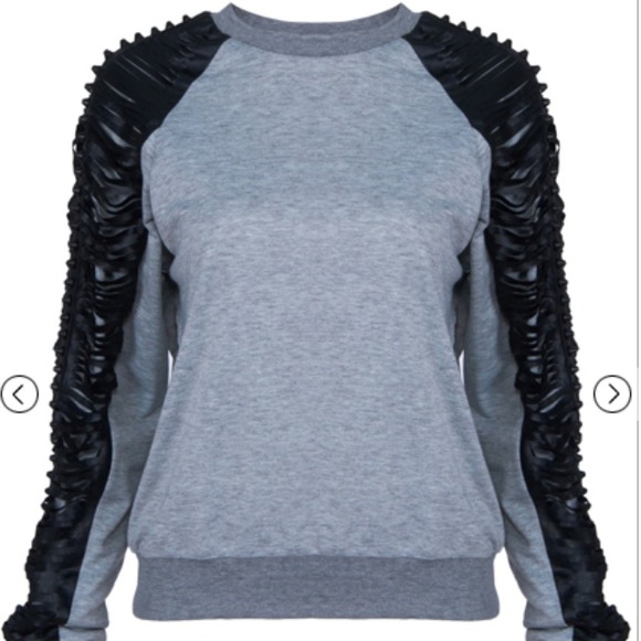 Sweatshirt shredded leather sleeves