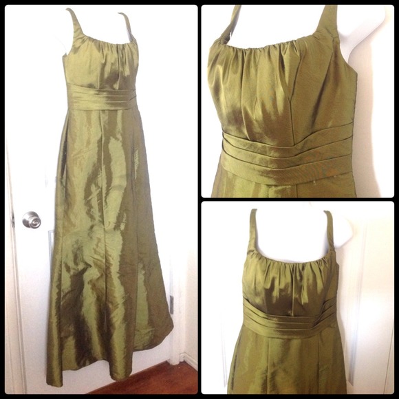 Impression Bridal Dresses & Skirts - FORMAL/BRIDESMAID DRESS