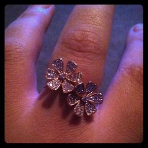 Sterling silver flower ring marked 925