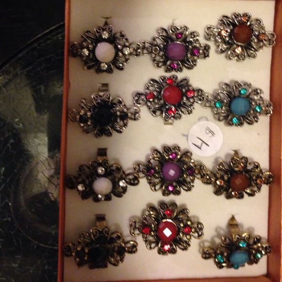 Beautiful Ring - Picture 2 of 3