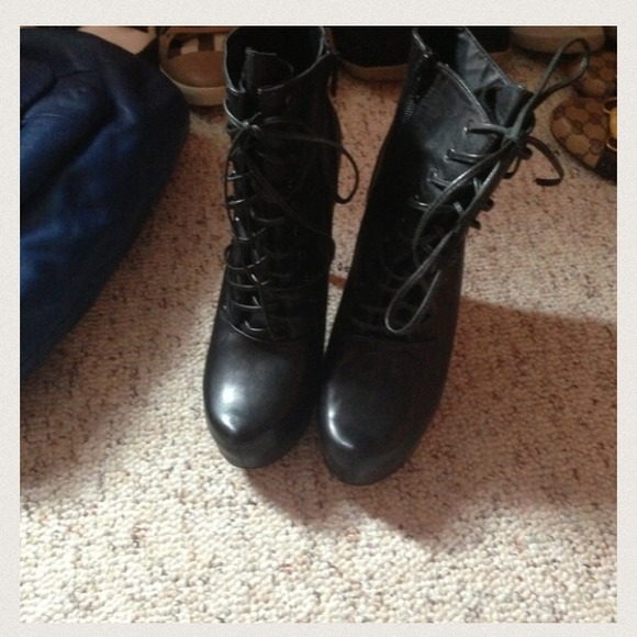 Aldo short boot