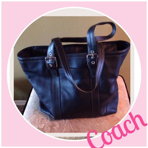 Coach Handbags - 🔥REDUCED🔥💓Authentic💓  Large Leather Black Tote