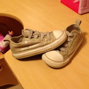 🚫sold🚫Toddler girls gold sparkly converse