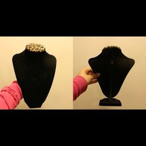 Cheetah print necklace holder