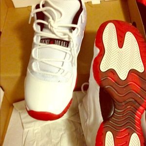 Air Jordan 11 Retro Low