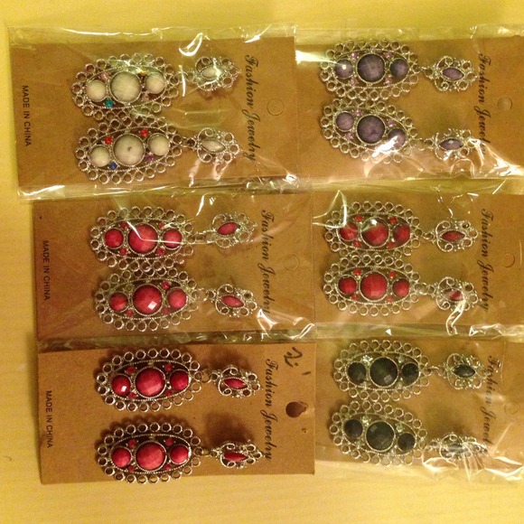 Earrings - Picture 1 of 2