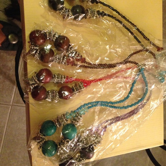 Neckless-all colors-be beautiful - Picture 1 of 2