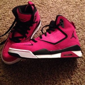 pink jordan flights