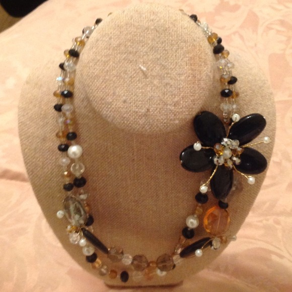 Necklace - Picture 1 of 1
