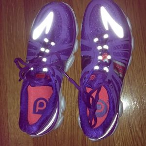 Brand spankin new ! Brooks pure flow 2