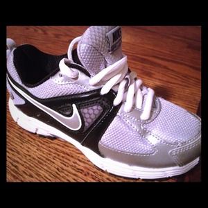 Boys Nike size 11c