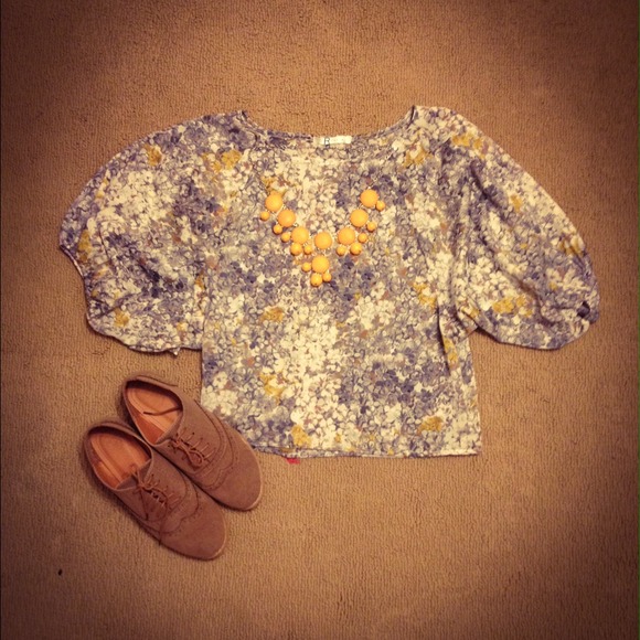 🚫SOLD🚫💛CHARLOTTE RUSSE BLOUSE💛