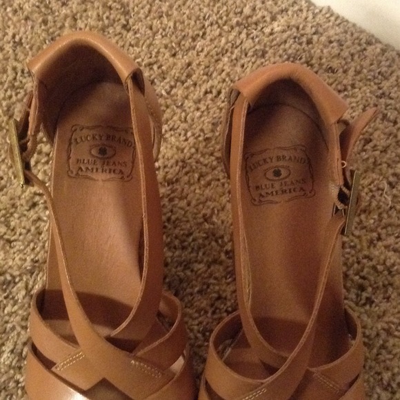 NWOT lucky brand camel wedges - Picture 2 of 4