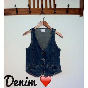 💚Adorable Denim Vest💚