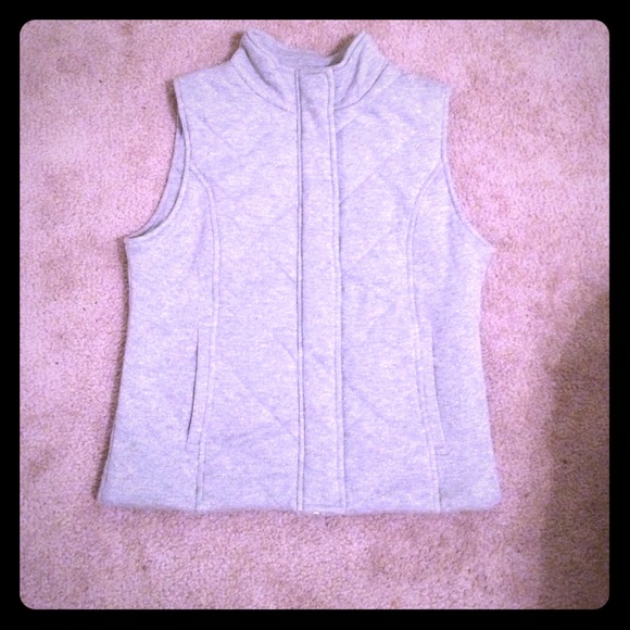 Jones New York sport silver and gray vest