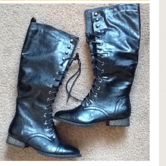 SOLD 📛📛📛📛📛Black combat boots - Picture 3 of 3