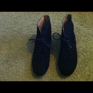 Black ankle booties!