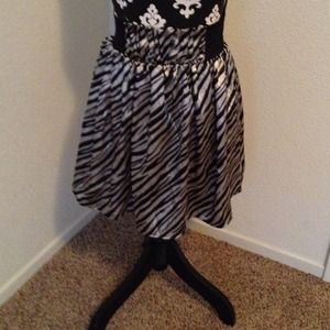 Zebra a line skirt