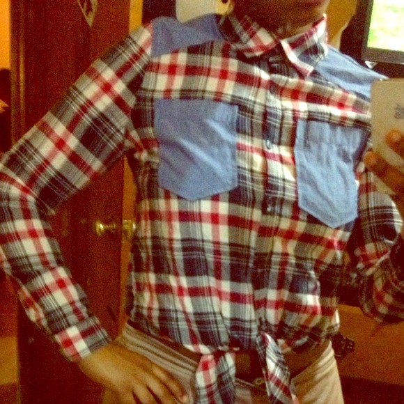 SOLD FE 21 plaid/ Denim tie-up Button down! ❤