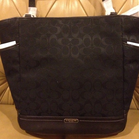 New coach park signature north south tote - Picture 1 of 1